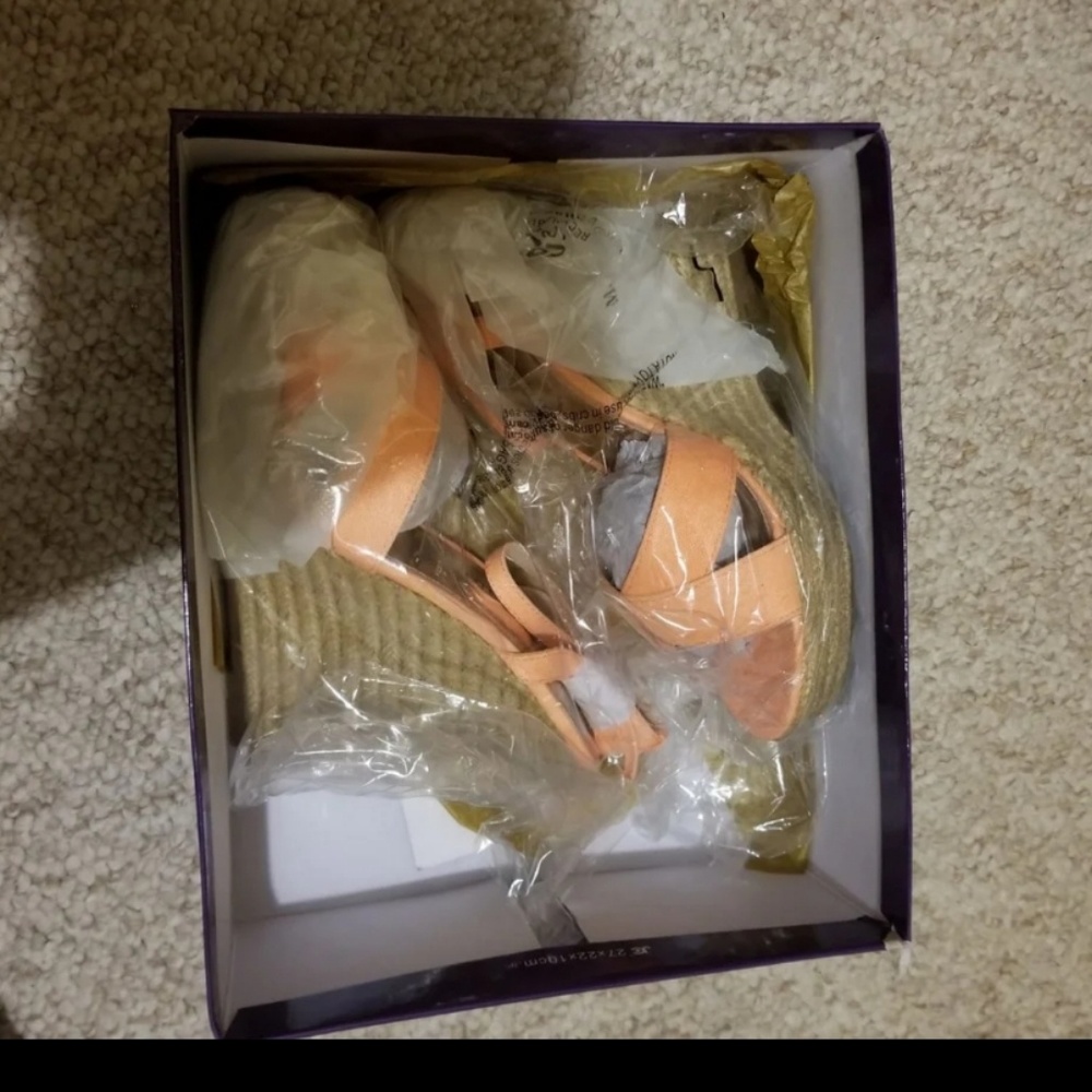 Madden girl wedges